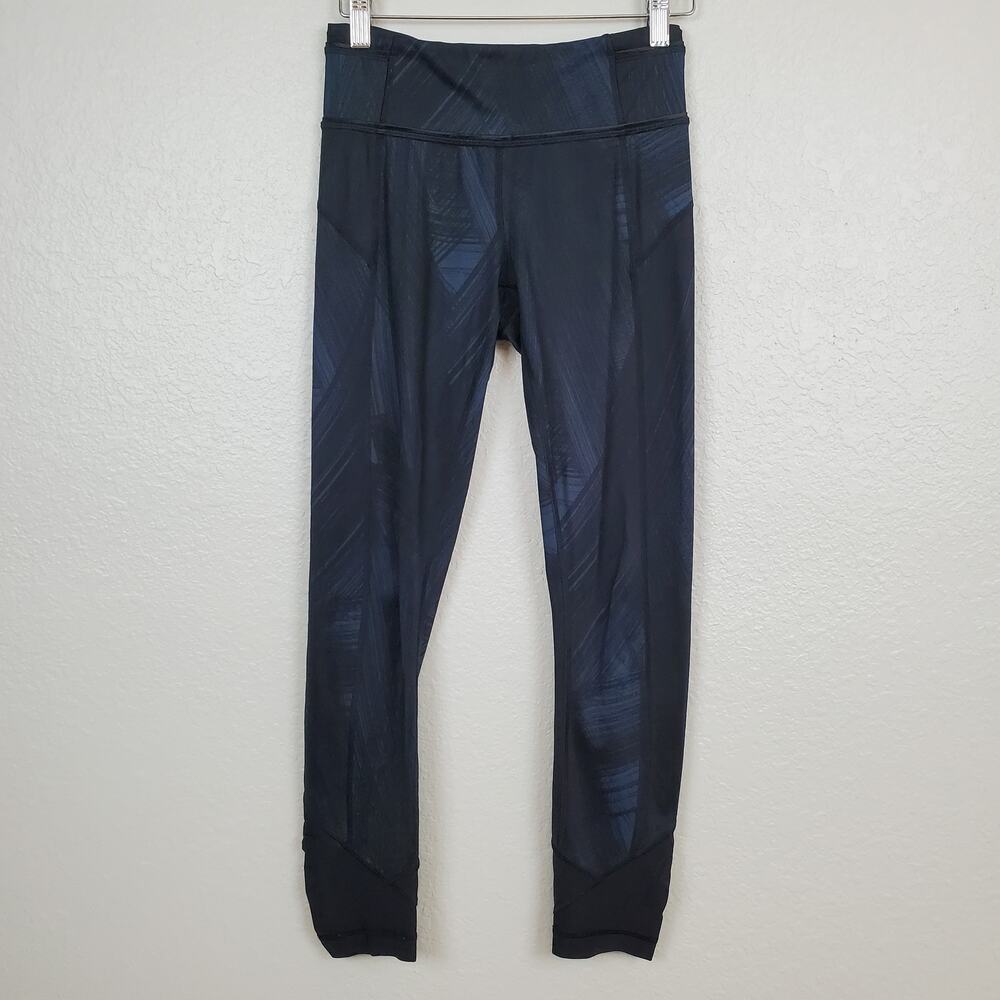 Lululemon Pace Queen Tight Size 2 Womens Full-On Luxtreme Wind Chill Deep Navy